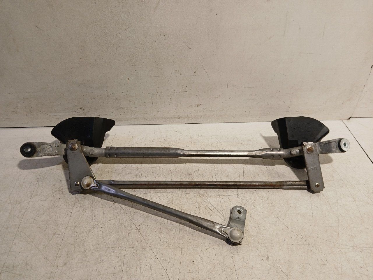 Ruitenwisser mechaniek voor Mitsubishi Outlander, Onderdelen@venauto.nl, Van der Ven Autorecycling B.V., Ettenseweg 76, 4706 PB Roosendaal, The Netherlands
