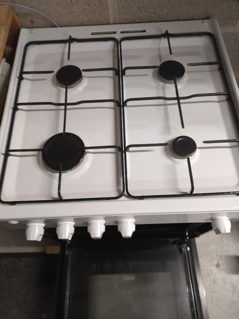 Gas fornuis met gasfles Zanussi, Ophalen, Gebruikt, 4 kookzones, Gas