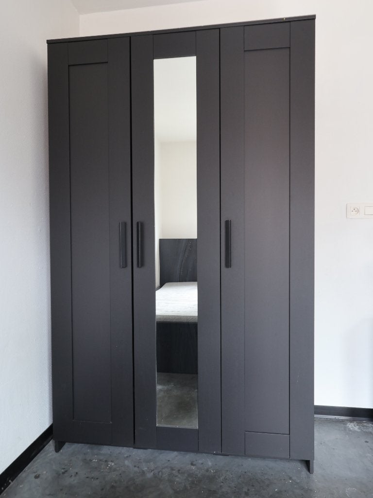Meubels (Kleerkast, Bed, Nachtkast, Bureau, stoel) te koop, Huis en Inrichting, Ophalen