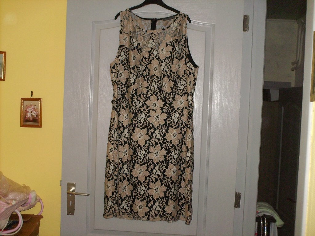 a vendre robe pour dame, Kleding | Dames, Jurken, Overige kleuren, Cassis, Maat 46/48 (XL) of groter, Nieuw