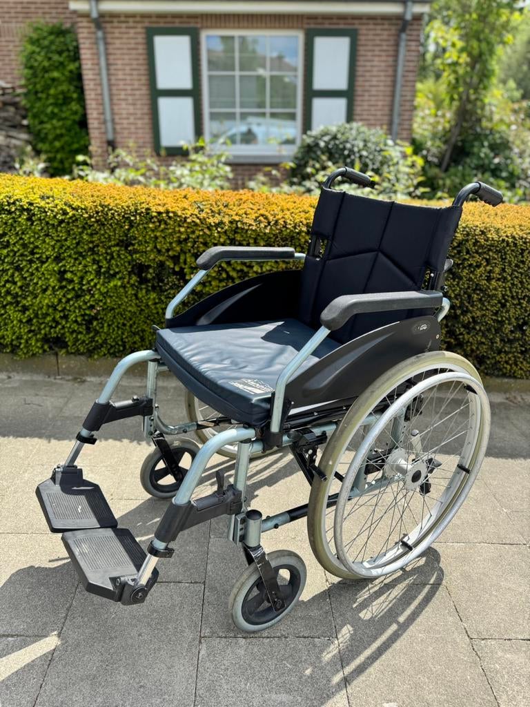 Opvouwbare rolstoel nieuwstaat ~ Afneembare Banden, Diversen, Ophalen of Verzenden, Inklapbaar, Zo goed als nieuw, Handbewogen rolstoel