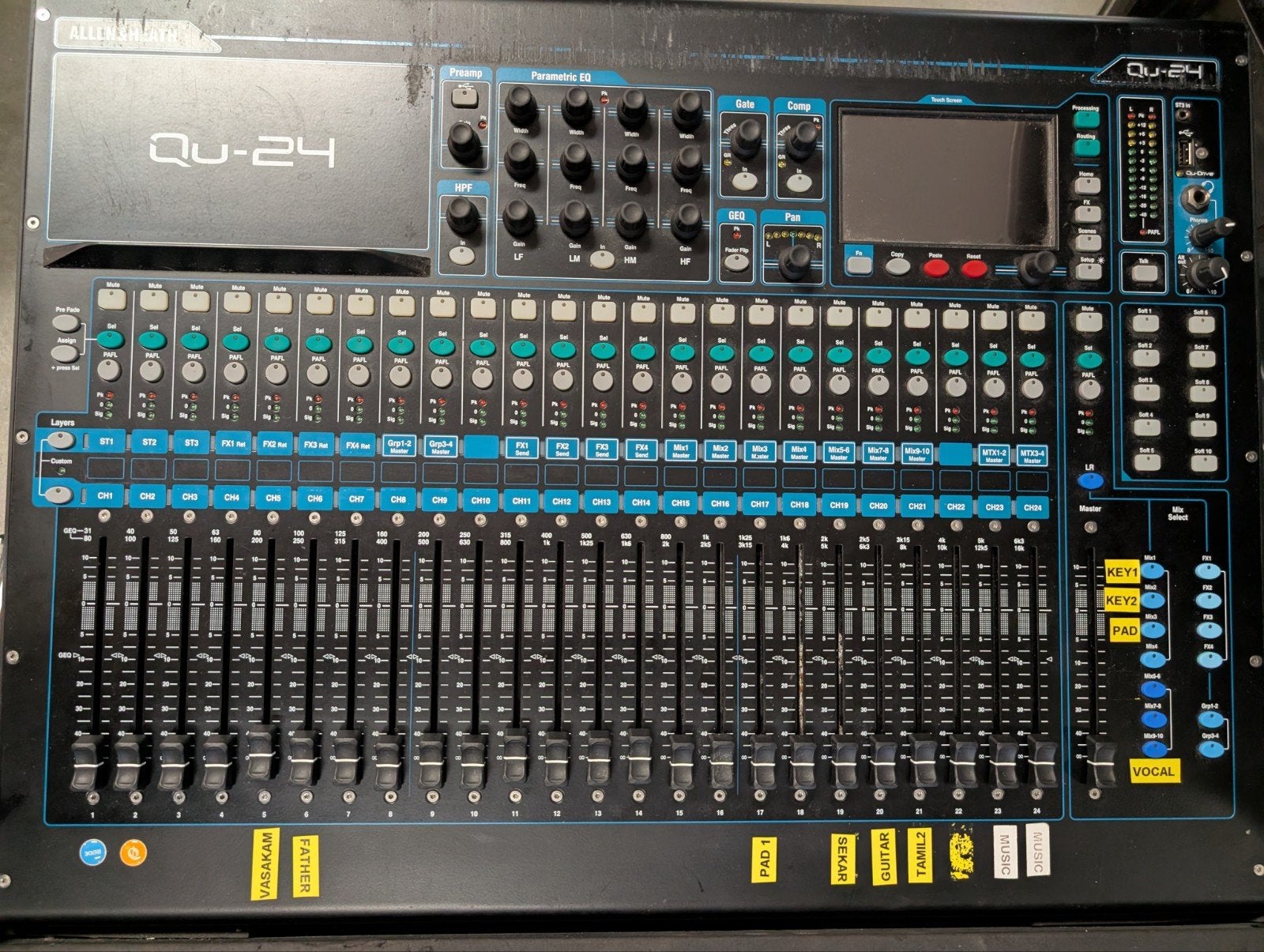 Allen & Heath QU-24 Digitale Mixer met Flightcase, Muziek en Instrumenten, Ophalen of Verzenden