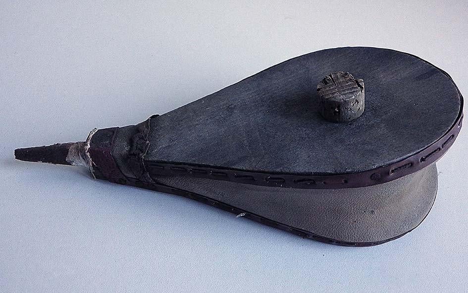 Antieke Handblaasbalg., Ophalen