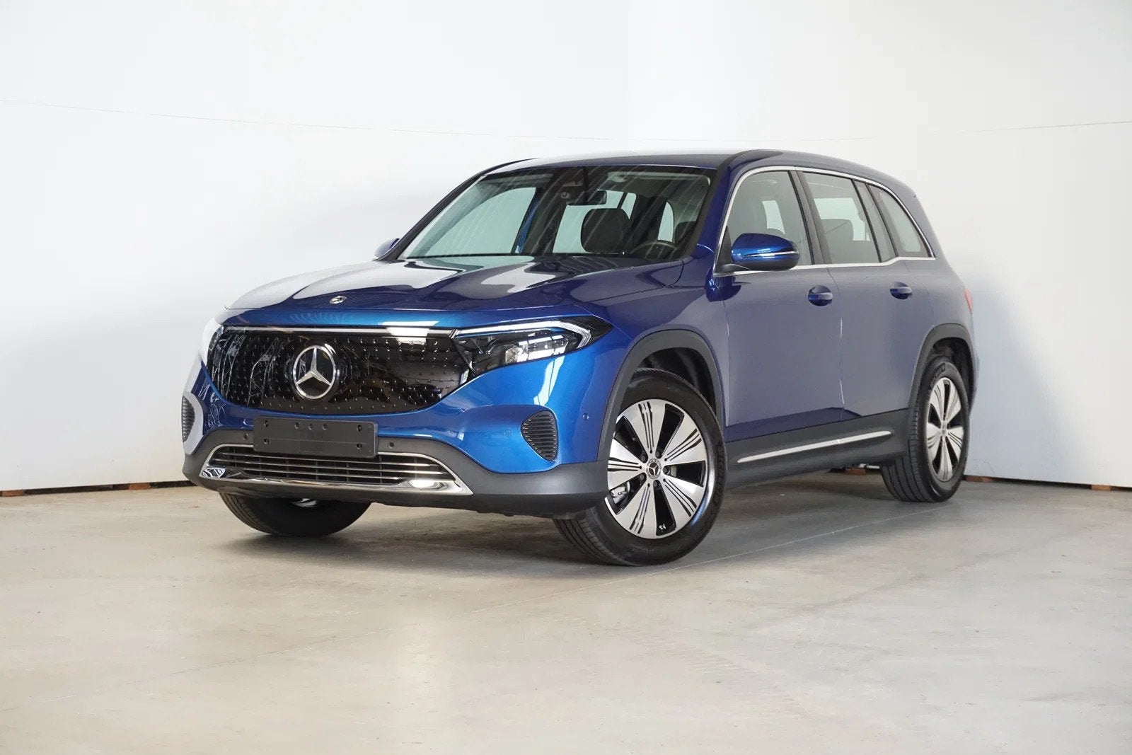Mercedes-Benz EQB 250 plus (bj 2025, automaat), Auto's, Automaat, Gebruikt, Blauw, Leder en Stof