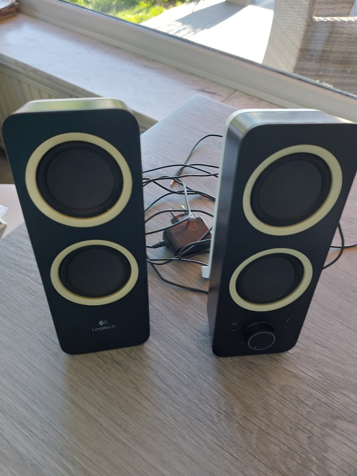 Luidsprekers Logitech, Ophalen