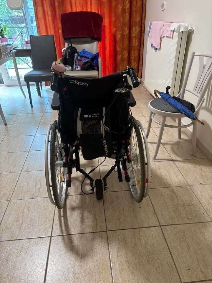 Rolstoel met ondersteuning (Wieltje ), Diversen, Rolstoelen, Ophalen, Gebruikt, Handbewogen rolstoel