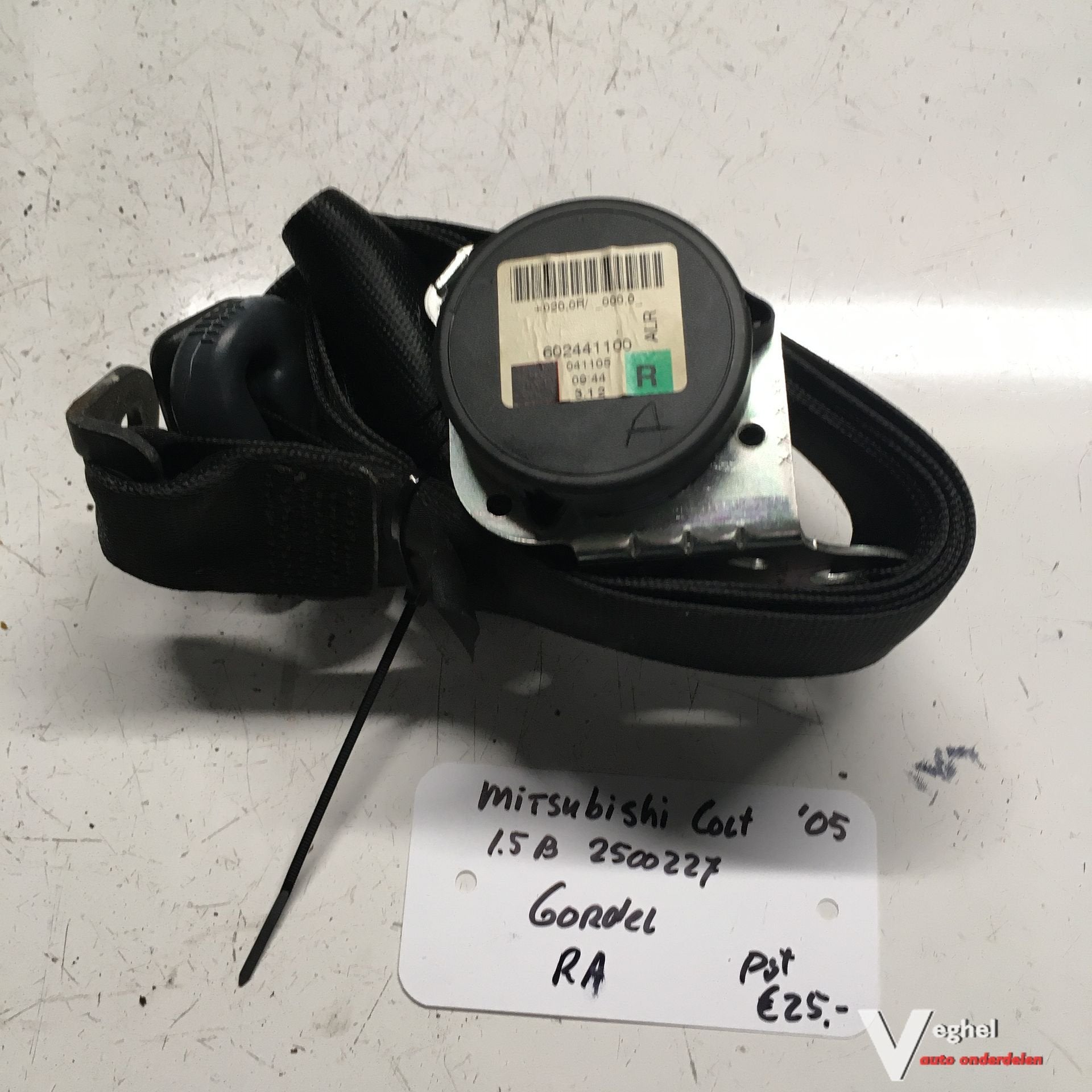 Mitsubishi Colt 1.5B   3drs  kleurcode: 01D 2005 2500227  Go, -, Utilisé, -, -