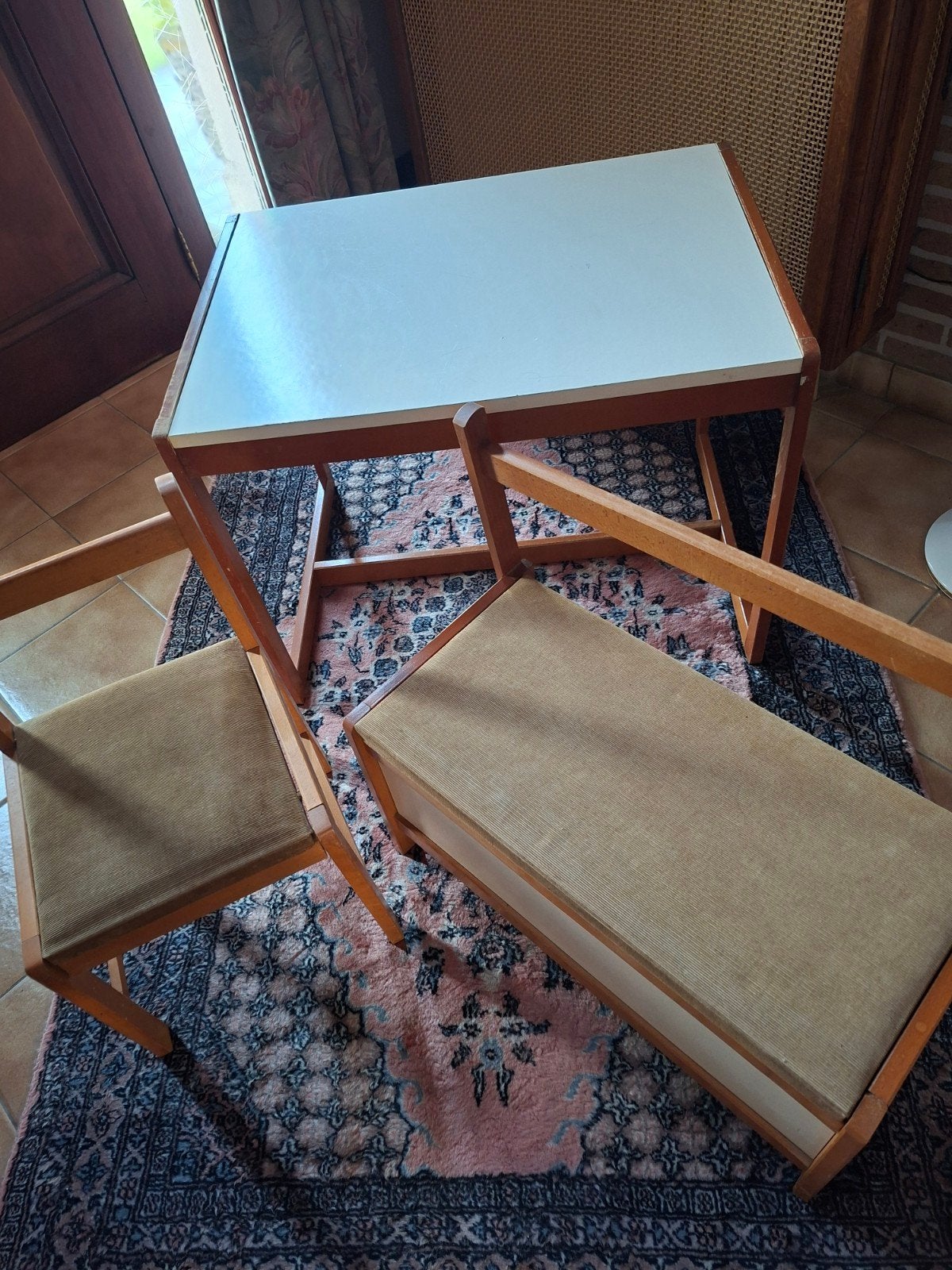 speelgoedtafel. speelgoedbak of bank, kinderstoeltje, Ophalen