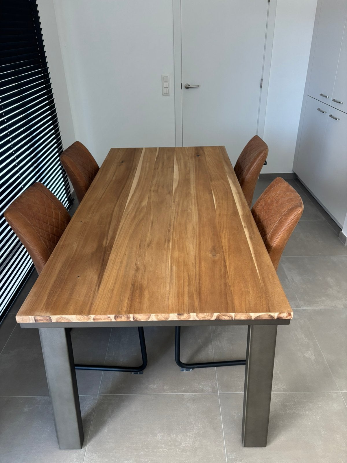 Xooon Otta eettafel + 4 Henders & Hazel Armin stoelen cognac, Enlèvement, Comme neuf