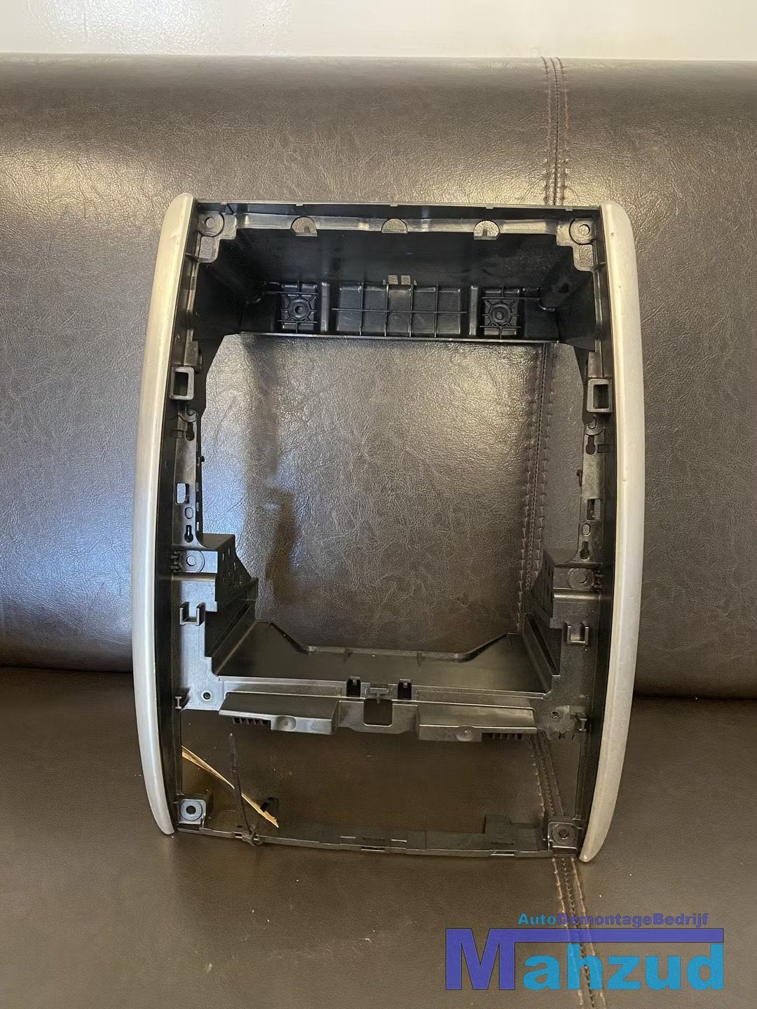 MERCEDES B W245 Radioframe middenconsole 2005-2011, Mercedes-Benz AG, Mercedes-Benz, Utilisé, Mercedesstrasse 120
70372  Stuttgart, DE