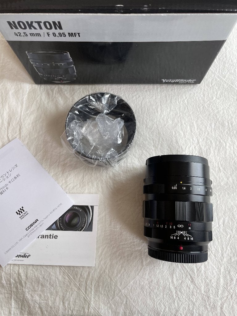 Voigtlander Nokton 42,5mm F/0.95 MFT, Enlèvement, Comme neuf, Compact, Autres Marques