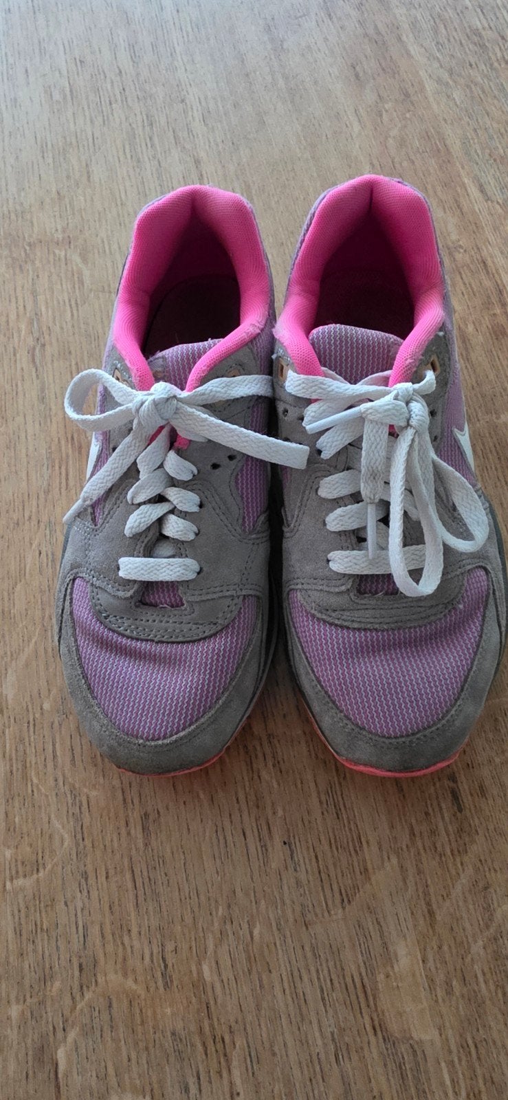 Chaussure de sport Nike pour fille taille 35,5, Sports & Fitness, Hockey, Enlèvement ou Envoi
