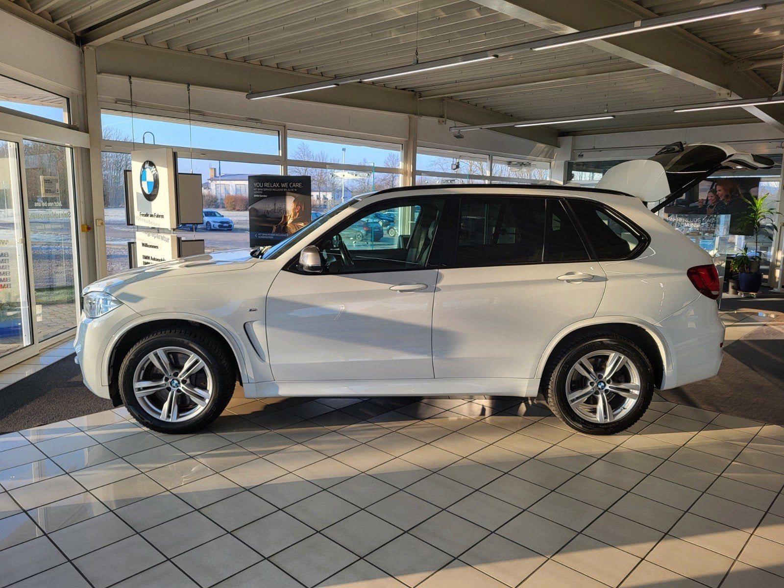 BMW X5 M50d Premium Selection, Auto's, BMW, Automaat, 2993 cc, Wit, Leder