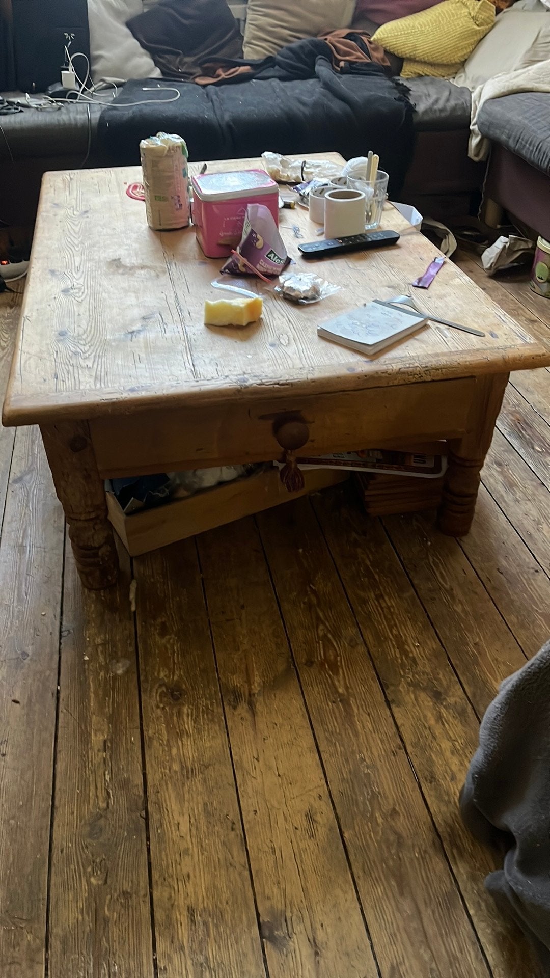 Table basse, Ophalen, Gebruikt