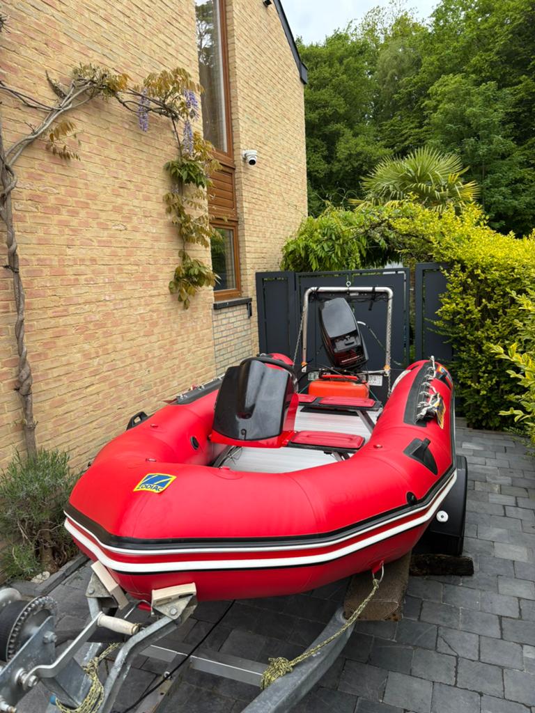 Zodiac 4,50 m – Moteur 40 CV 2T révisé – État impec, Ophalen, 4 m, 40 pk, 30 cm