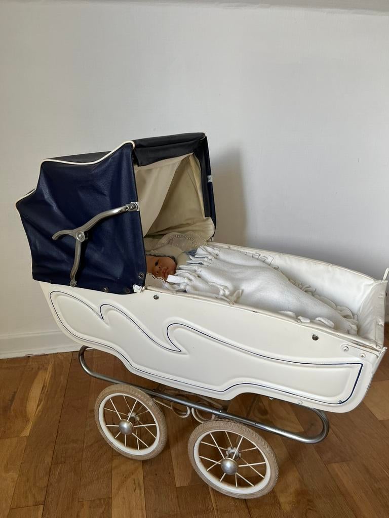 Antieke poppenwagen, Ophalen, Zo goed als nieuw