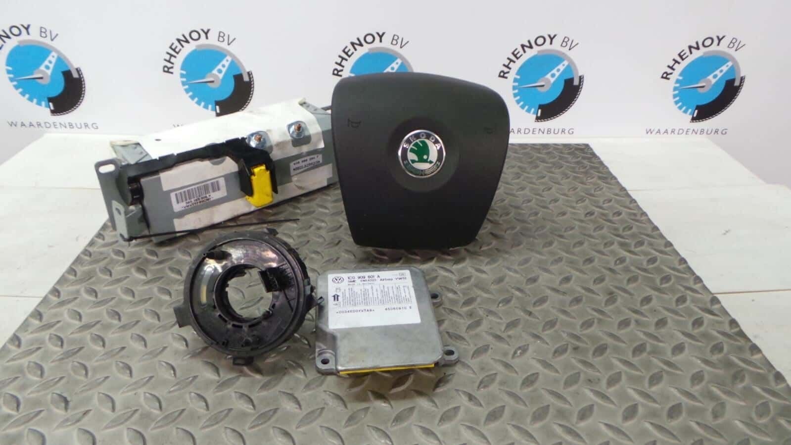 Airbags Fabia links en rechts ,ring en modul 2007, -, ARN reconnu, Utilisé, Skoda