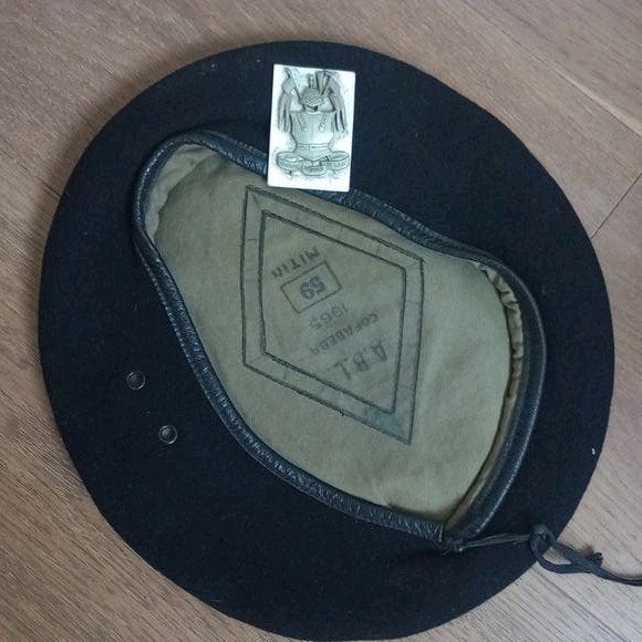 Baret 3rd Lancers van het Belgische leger, Verzamelen, Militaria | Algemeen, Verzenden