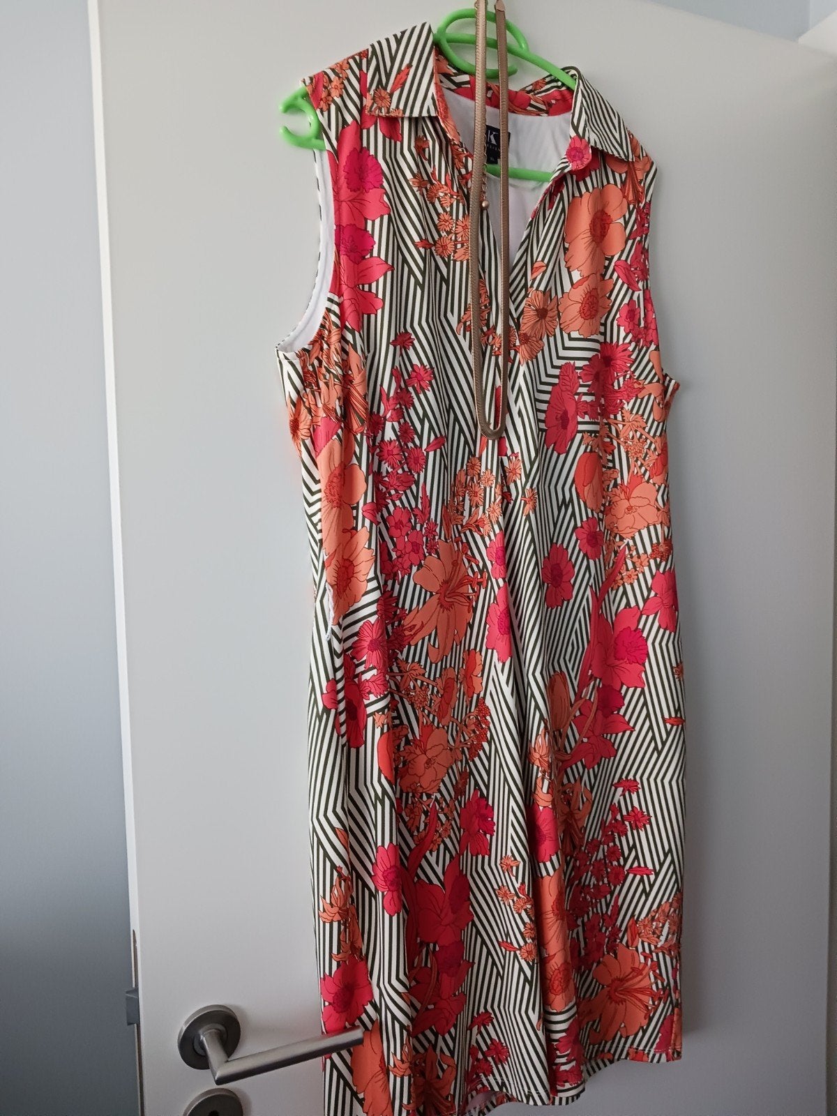 Kleed merk K Design net als nieuw te koop. Maat L, Kleding | Dames, Jurken, Ophalen, K Design, Maat 42/44 (L), Zo goed als nieuw