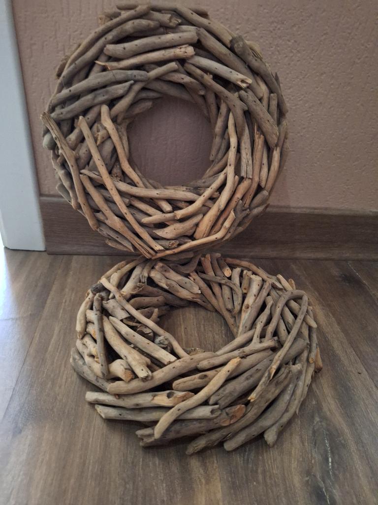 2 houten kransen decoratie, Huis en Inrichting, Woonaccessoires | Kransen, Ophalen, Nieuw