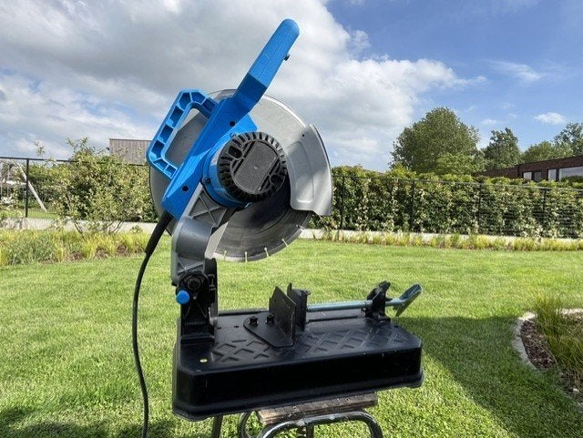 Steenzaagmachine met extra diamantzaagblad, Ophalen, Gebruikt, 70 mm of meer, Afkortzaag