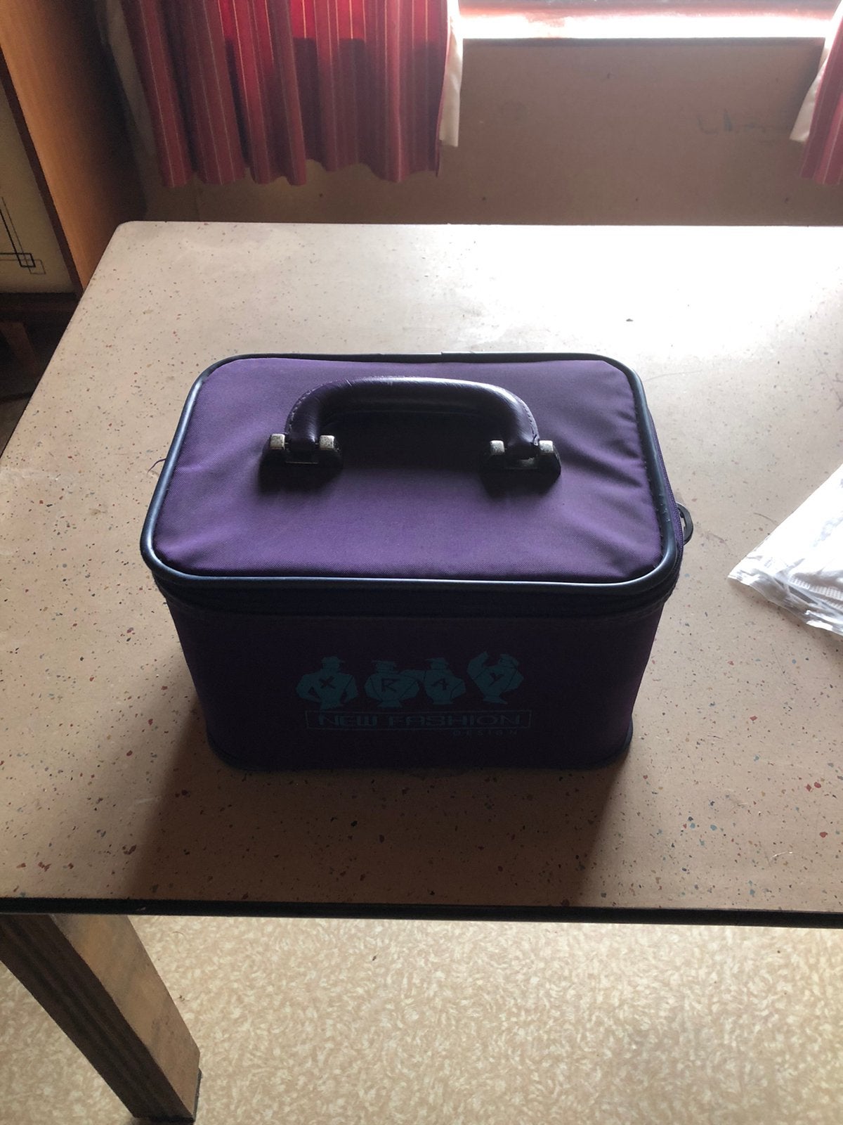 Kleine beautycase, Bijoux, Sacs & Beauté, Boîtes de maquillage & Beauty case, Enlèvement, Utilisé, Violet, Softcase