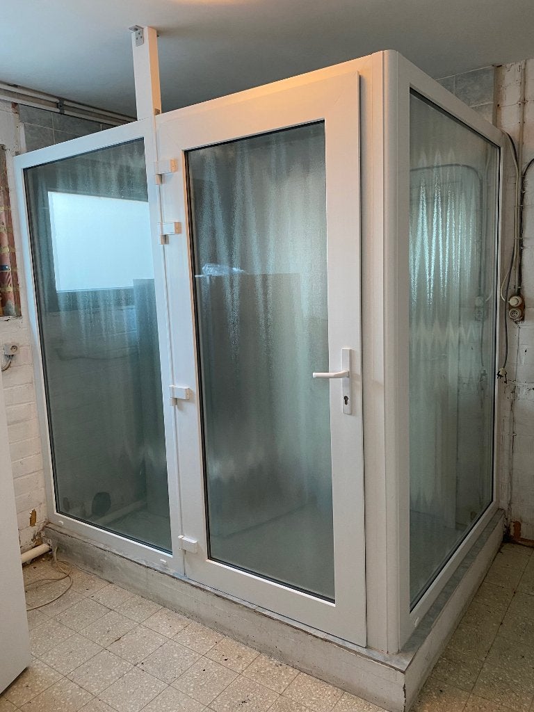 2 PVC ramen en bijhorende deur in glas, Doe-het-zelf en Bouw, Glas en Ramen, Ophalen, Gebruikt, Overige typen, 160 cm of meer