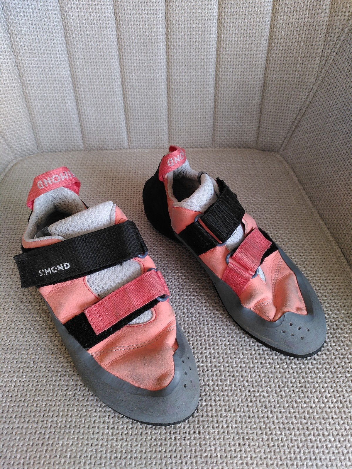 Chaussons d'escalade Sismond taille 35 très bon état, Sport en Fitness, Klimsport, Ophalen of Verzenden, Zo goed als nieuw, Klimsportschoenen