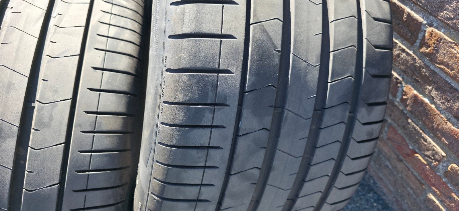 2 pneus d'été Pirelli, Enlèvement, Pneus été