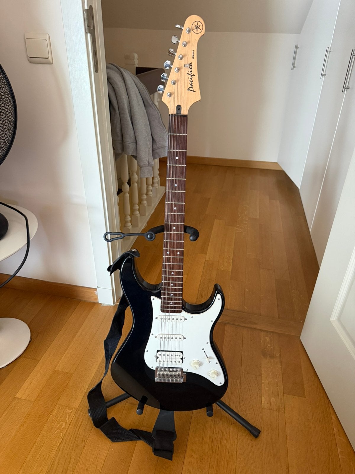 Yamaha gitaar, Enlèvement, Comme neuf