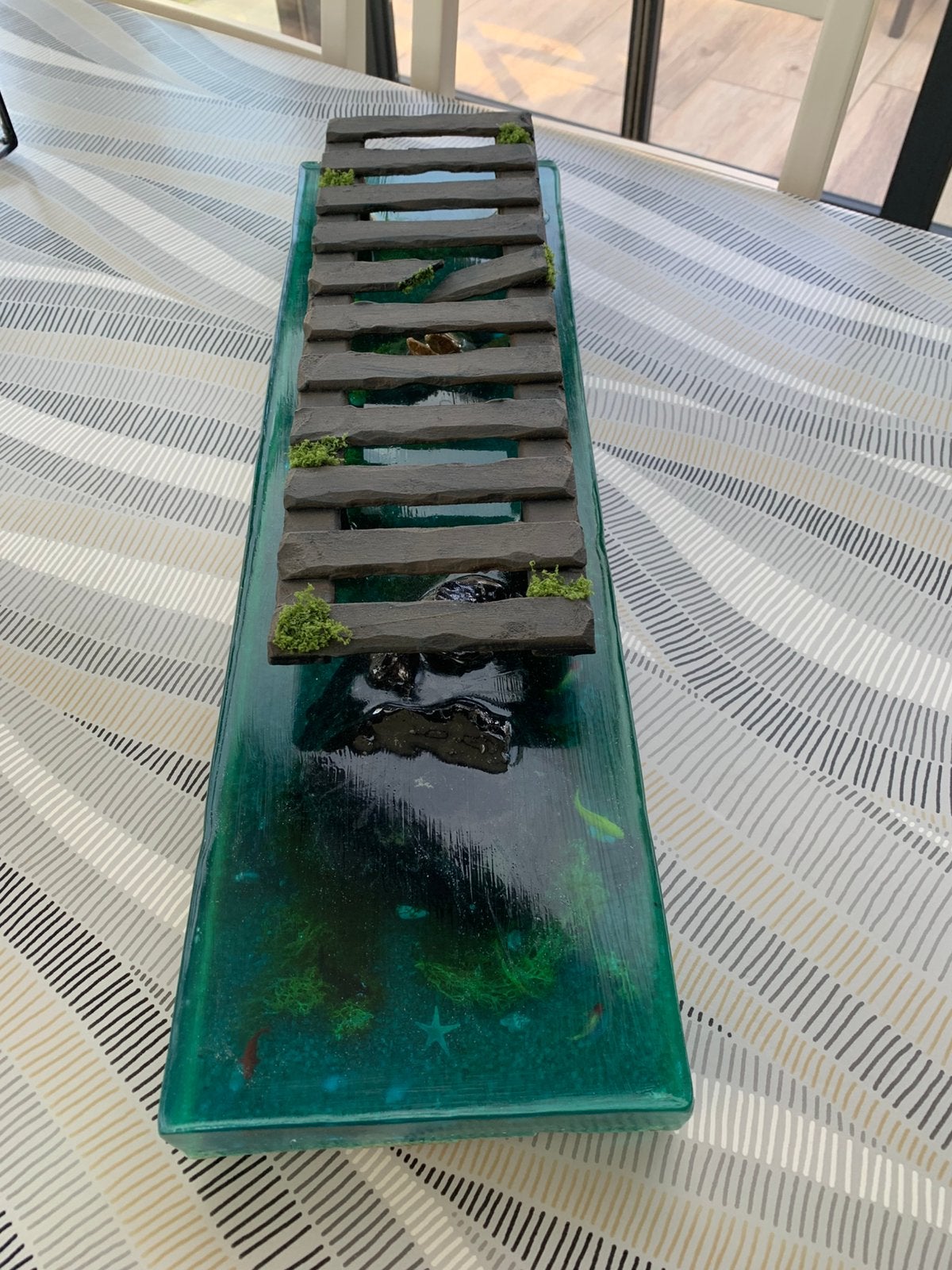 Diorama eau et ponton passerelle en epoxy resine, Enlèvement, Comme neuf, Diorama