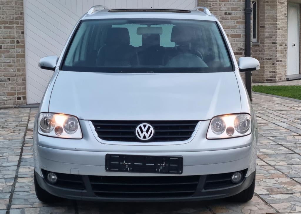 Vw touran goede staat  voor export automaat leer, Auto's, Particulier, Euro 4, Touran, Bluetooth