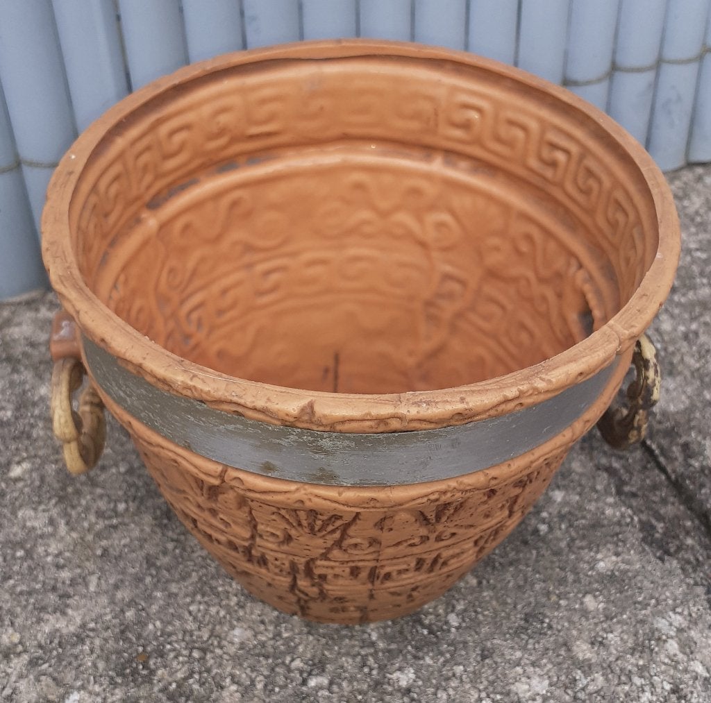 Cache pot brun avec lanière en métal au dessus vintage, Moins de 25 cm, Rond, Synthétique, Enlèvement