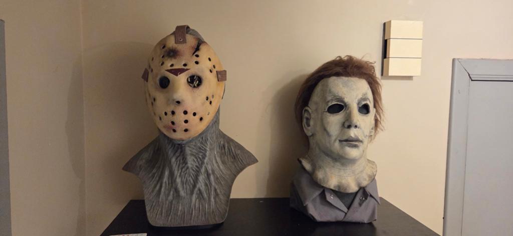 Jason voorhees en michael myers bust/masker, Collections, Enlèvement, Comme neuf, Film, Statue, Réplique ou Modèle