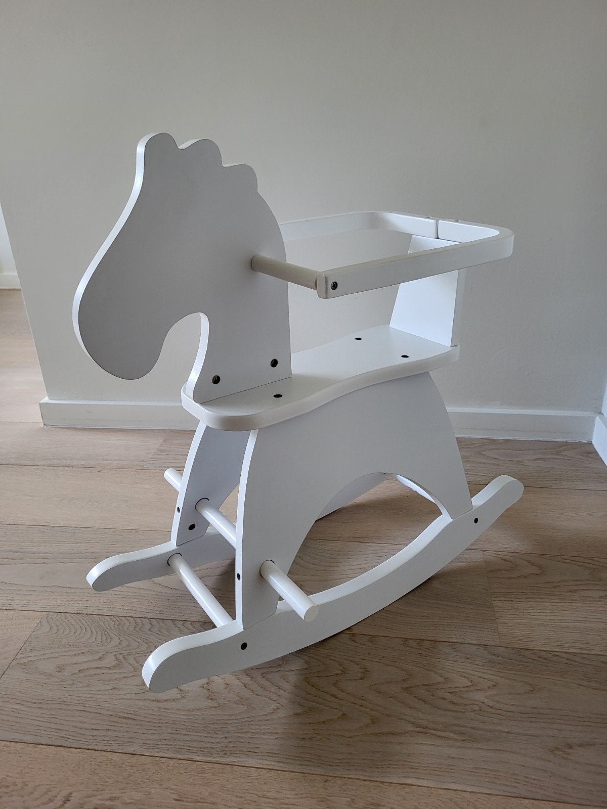 Cheval à bascule, Enlèvement