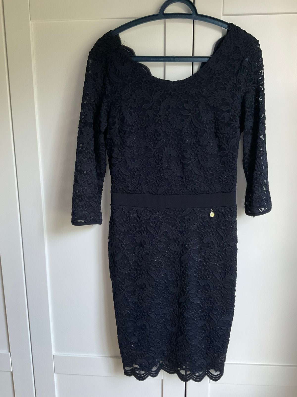 Donkerblauw feestkleed met onderkleed maat M eerder S (36), Vêtements | Femmes, Robes, Enlèvement ou Envoi, Taille 36 (S), Comme neuf