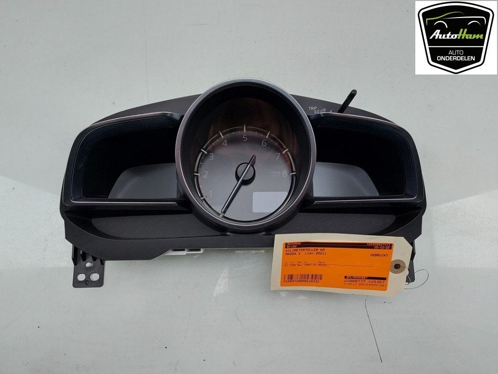 INSTRUMENTS DE BORD Mazda 2 (DJ / DL) (01-2014/02-2018), Hitdorfer Straße 73
51371  Leverkusen, DE, Mazda, Utilisé, Info@mazda.de