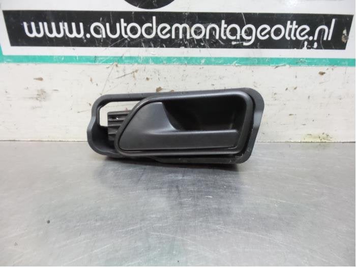 Poignée portière 2portes gauche d'un Volkswagen Caddy (Cad, Autos : Pièces & Accessoires, Volkswagen, -, 3 mois de garantie, Utilisé