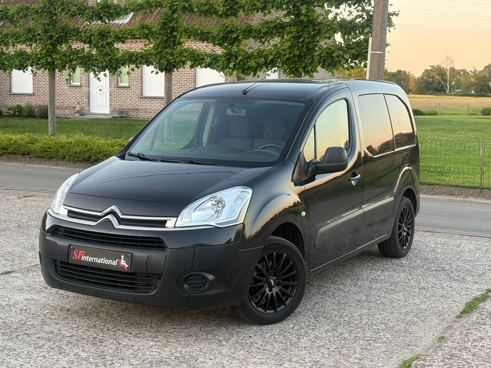 Citroën Berlingo 1.6HDI AUTOMAAT Cruise Airco Trekhaak 3zit, Auto's, Automaat, Cruise Control, Te koop, Berlingo