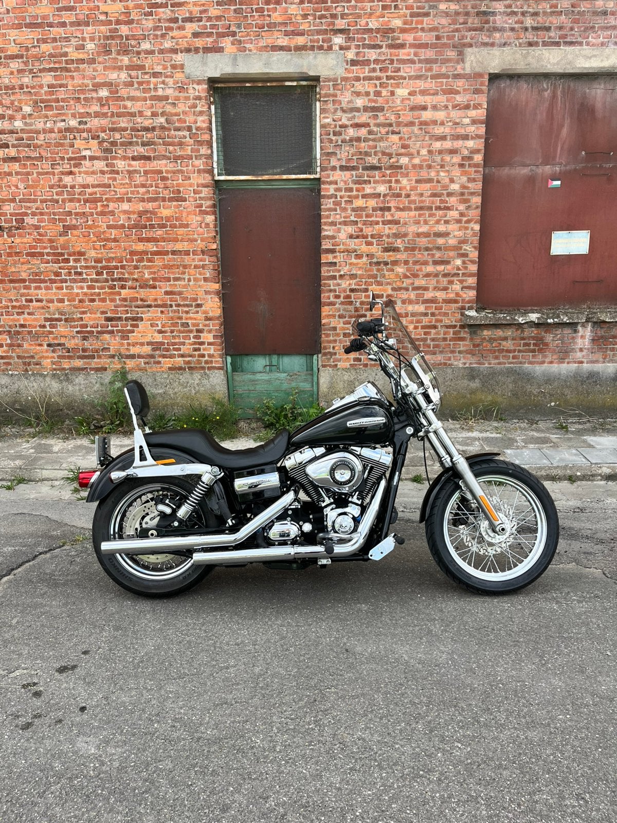 Harley Davidson Super Glide FXDC, Particulier