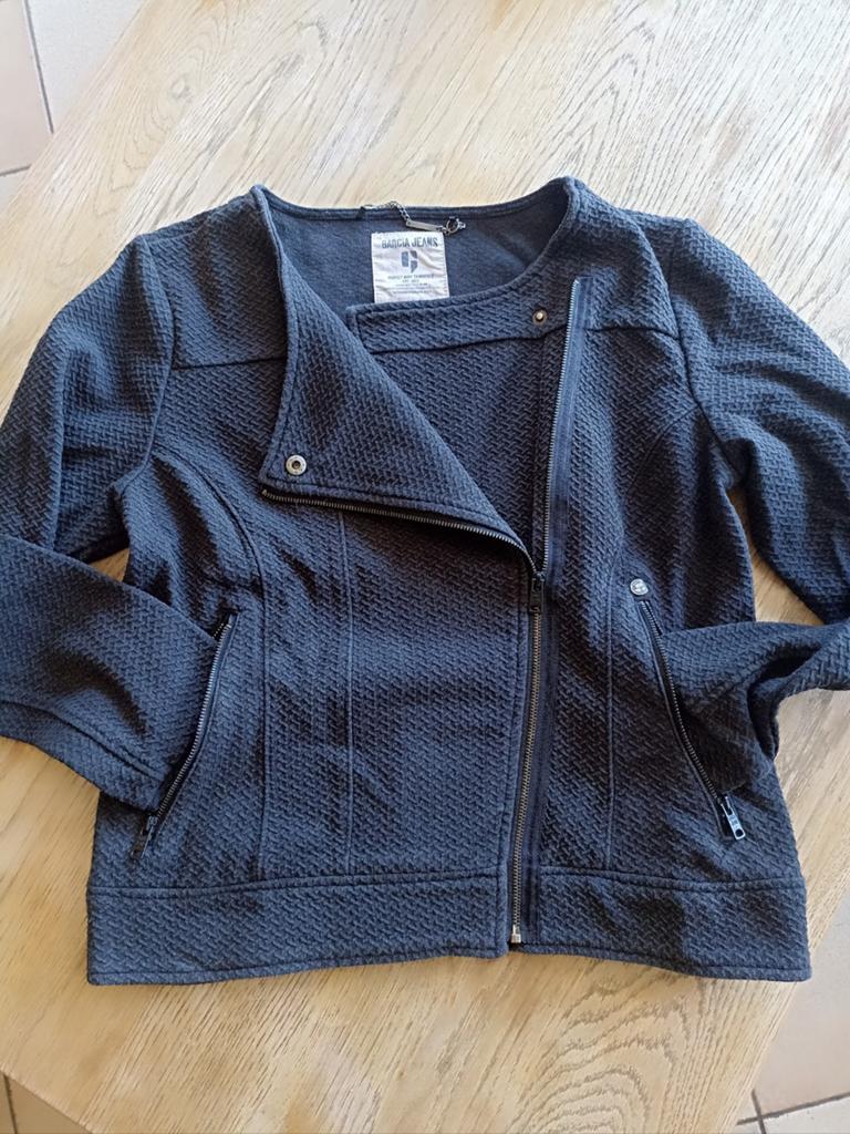 Cardigan - Veste Garcia noir taille M, Vêtements | Femmes, Pulls & Gilets, Taille 38/40 (M), Enlèvement ou Envoi, Comme neuf, Garcia