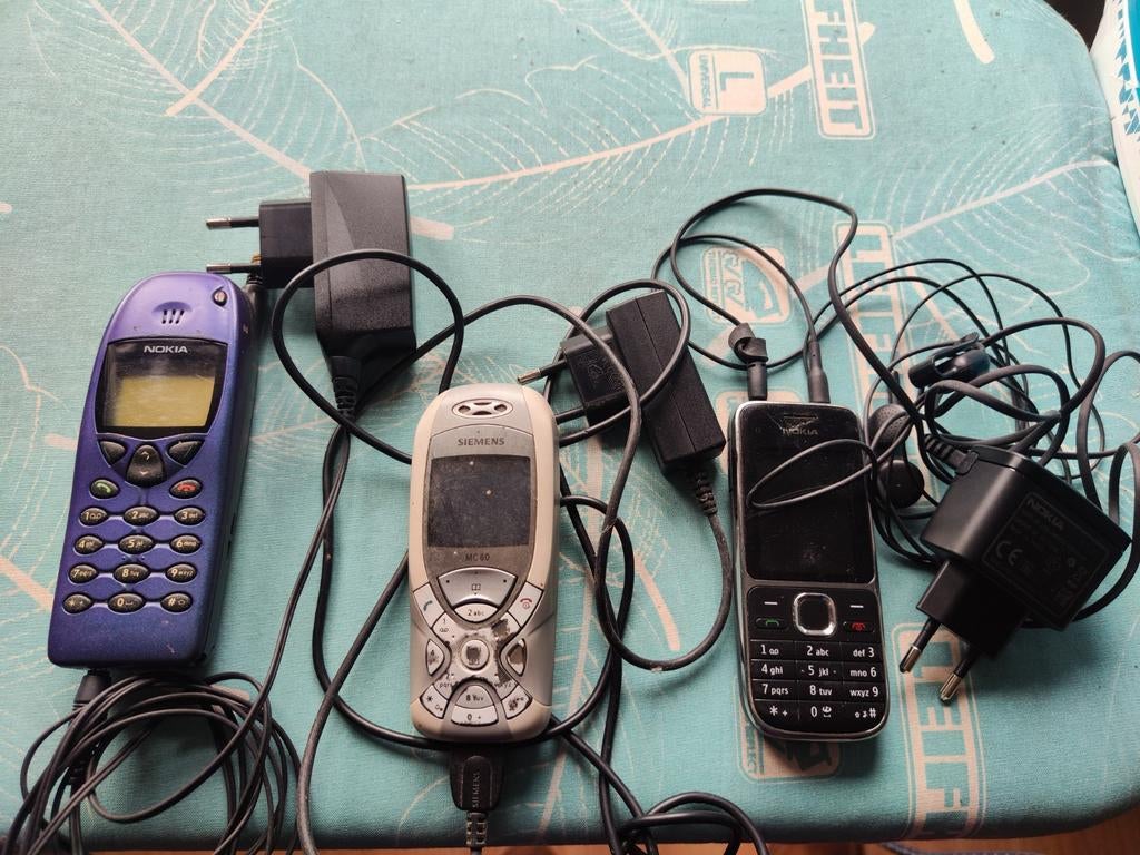 Vieux téléphone pour pièces, Enlèvement