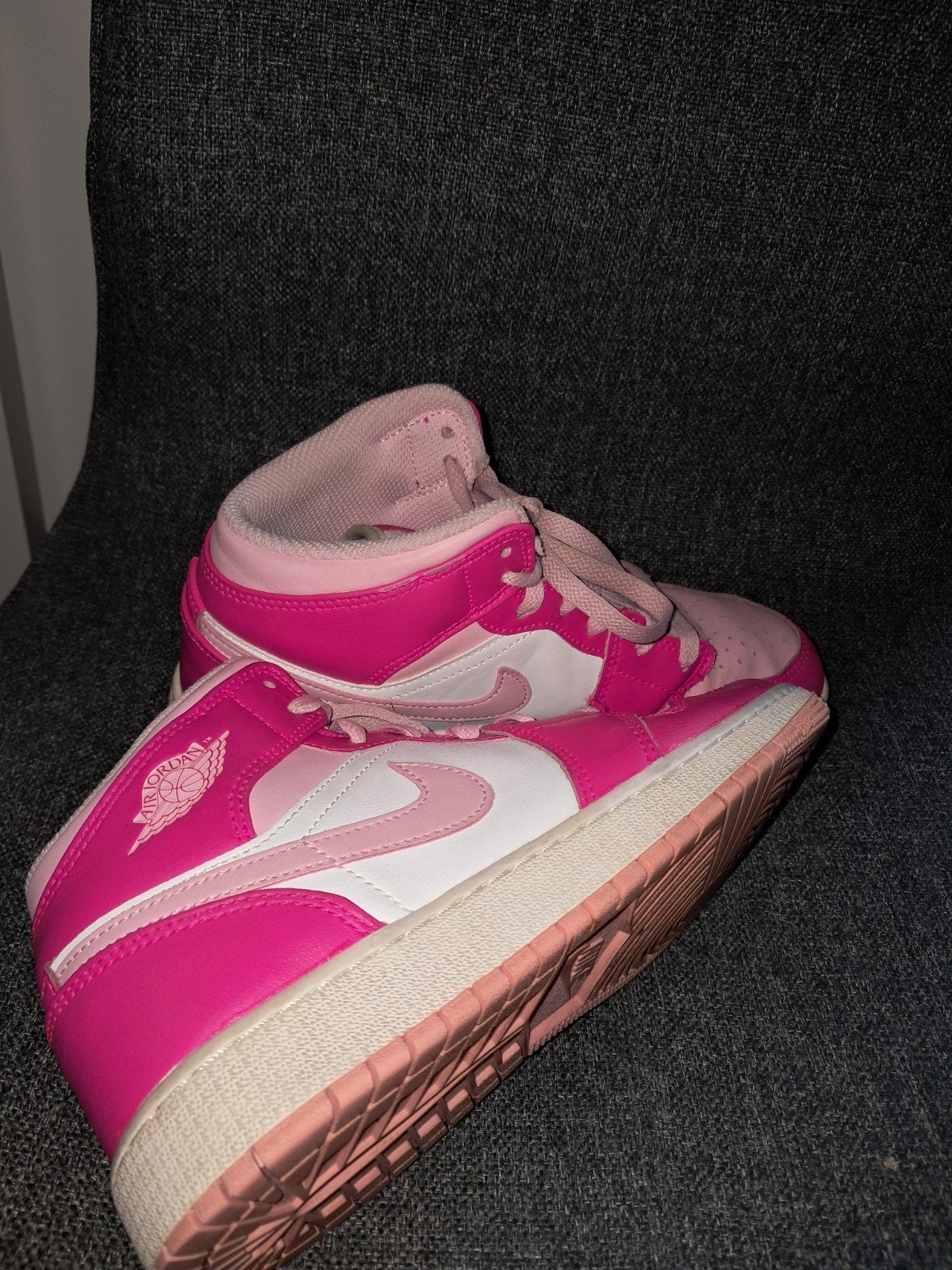 Nike Air Jorden 1 Mid roze/wit - maat 37,5, Ophalen, Zo goed als nieuw, Sneakers, Roze