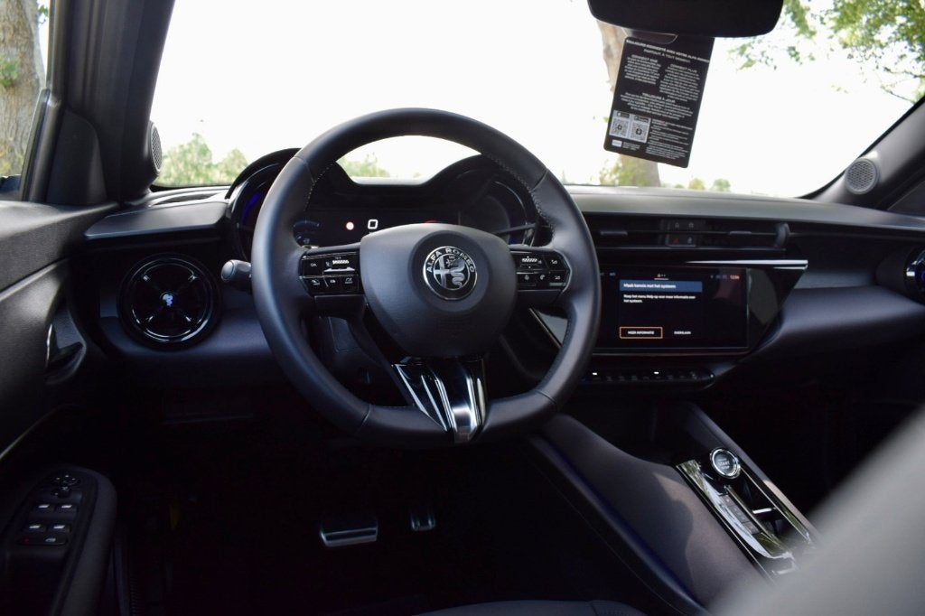 Alfa Romeo Junior Speciale Hybrid, CarPlay/ACC/Camera/Massag, Auto's, 1380 kg, 1199 cc, 109 g/km, Leder en Stof