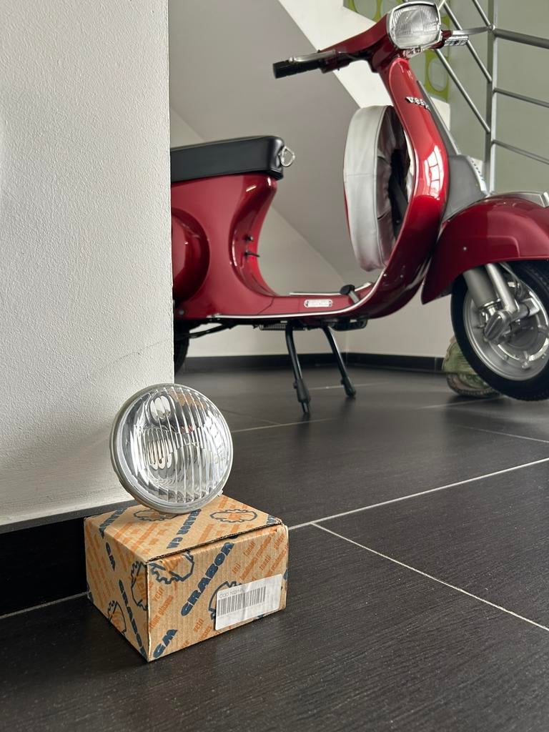 Phare avant vespa 50 r,n,l, Enlèvement ou Envoi