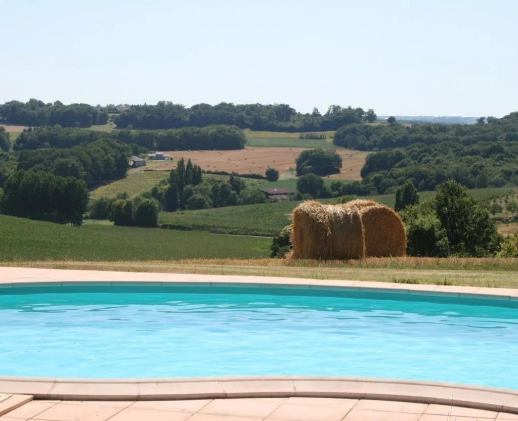 Vakantiewoning (12p) met fantastisch pano zicht in Charente, 12 personen, 4 of meer slaapkamers, In bergen of heuvels, Open haard