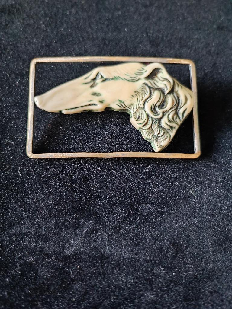Broche ancienne unique en forme de barzoï/barzoï, Bijoux, Sacs & Beauté, Broches, Utilisé, Autres matériaux, Autres couleurs, 4 à 7 cm