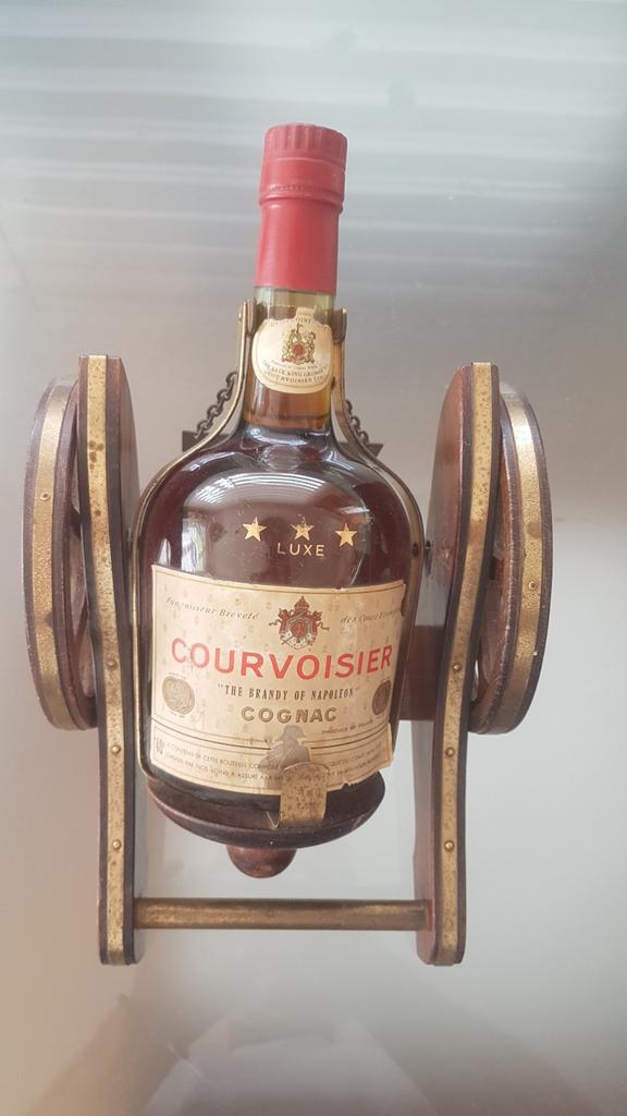 Cognac Courvoisier monter sur un affut, Enlèvement ou Envoi, Utilisé