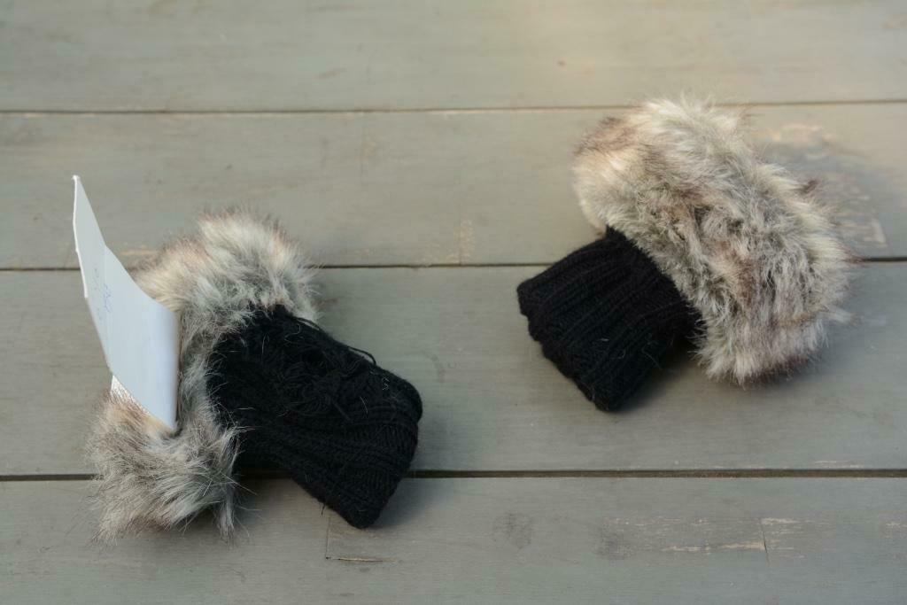 Hauts de bottes H&M , tricot noir et fausse fourrure , neuf, Envoi, Neuf
