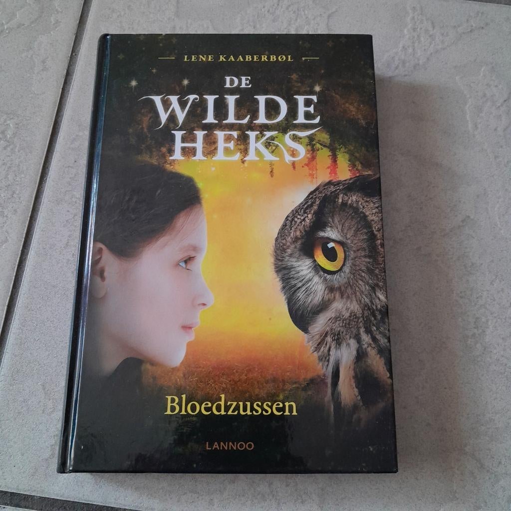 Lene Kaaberbøl - De wilde heks IV - Bloedzussen, Boeken, Ophalen, Zo goed als nieuw, Lene Kaaberbøl